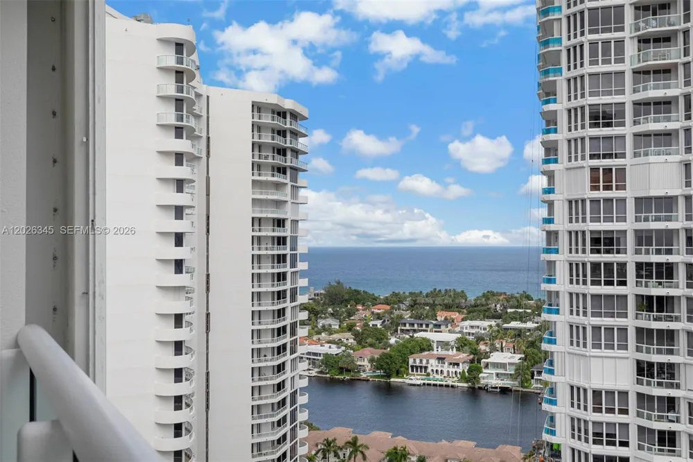 21205 Yacht Club Dr #2403 Aventura, FL 33180