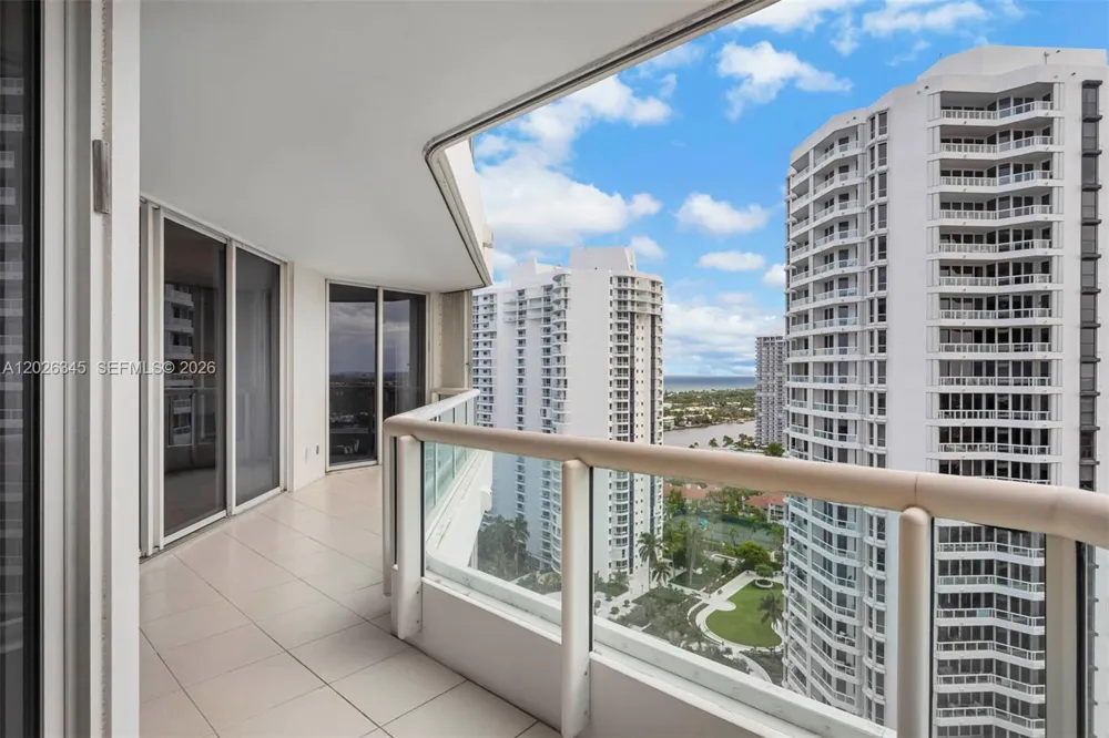21205 Yacht Club Dr #2403 Aventura, FL 33180