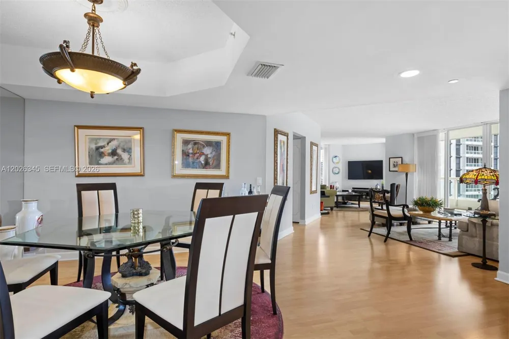 21205 Yacht Club Dr #2403 Aventura, FL 33180
