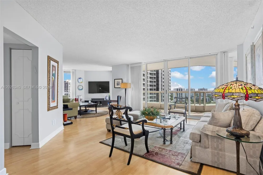 21205 Yacht Club Dr #2403 Aventura, FL 33180