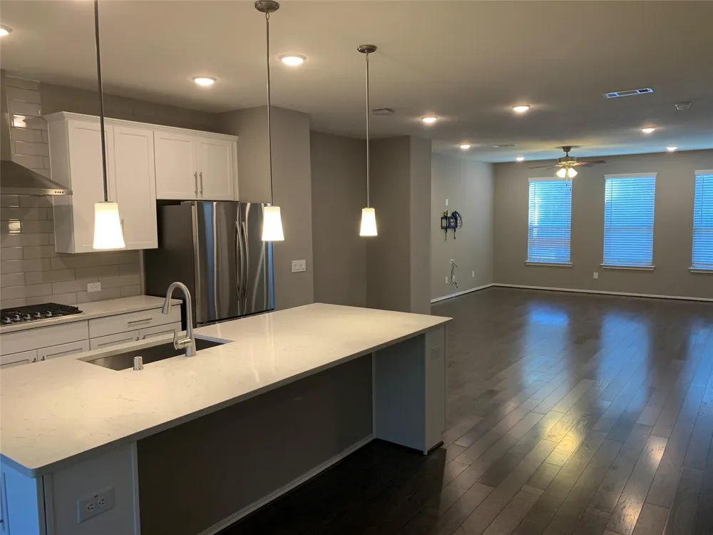 10942 Cannes Memorial Dr Houston, TX 77043