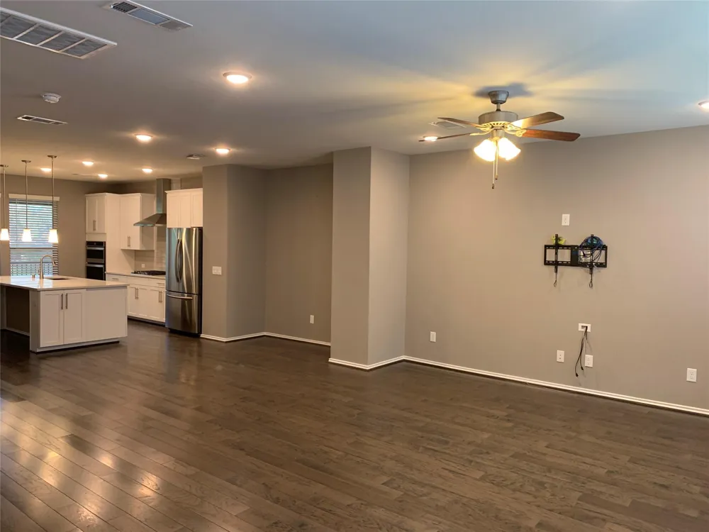 10942 Cannes Memorial Dr Houston, TX 77043