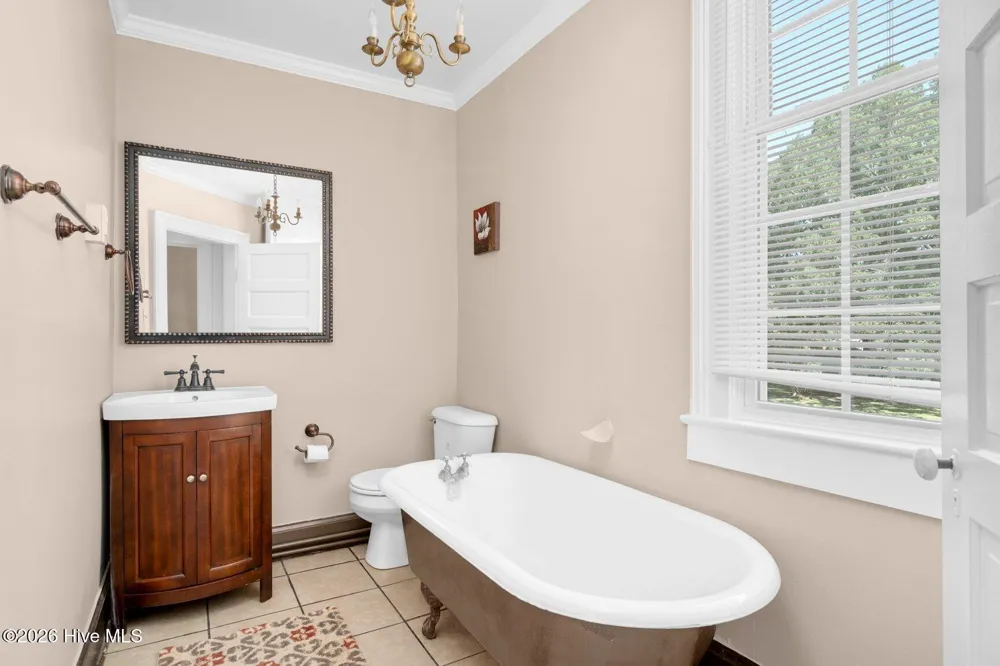 405 E Center Street Nashville, NC 27856