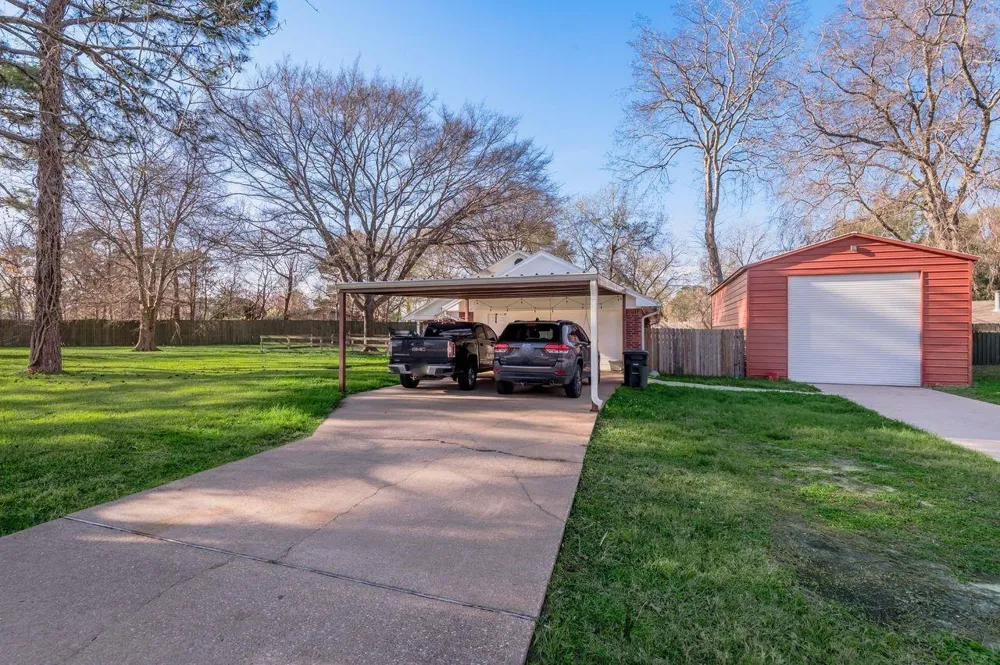 2203 Shannon Drive Huntsville, TX 77320