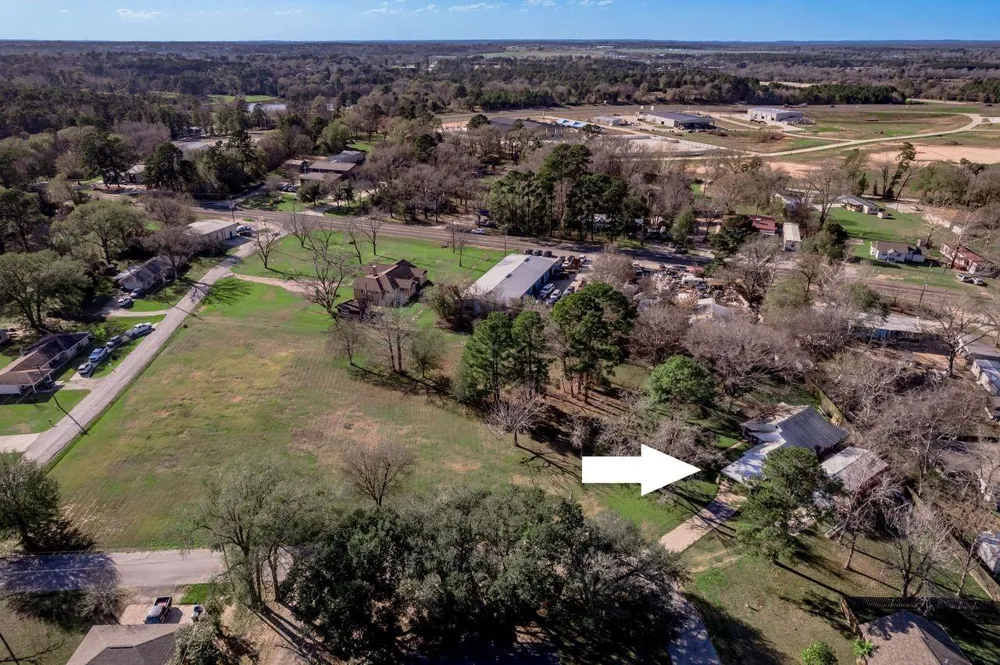 2203 Shannon Drive Huntsville, TX 77320