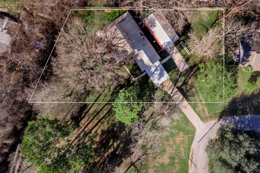 2203 Shannon Drive Huntsville, TX 77320