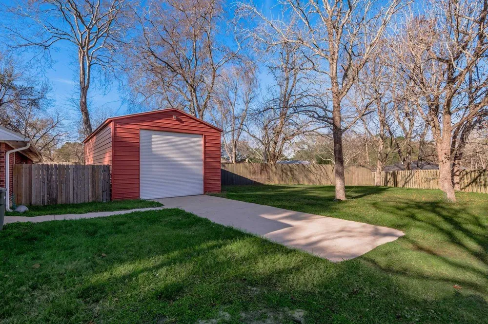 2203 Shannon Drive Huntsville, TX 77320