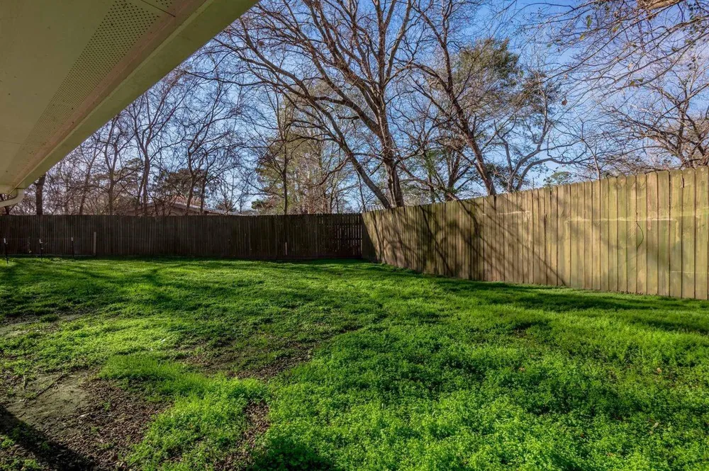2203 Shannon Drive Huntsville, TX 77320