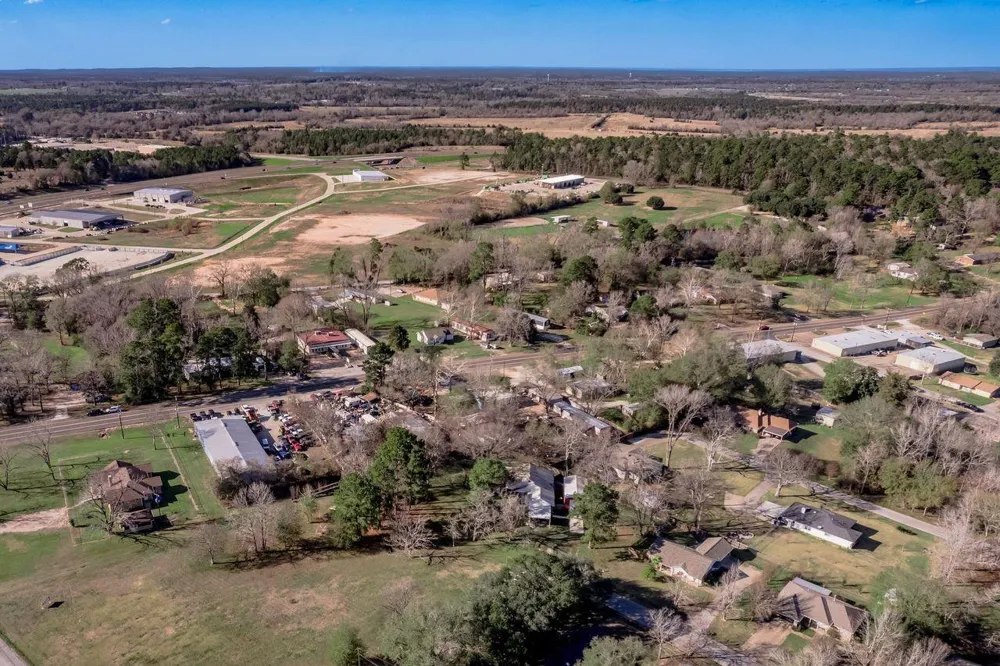 2203 Shannon Drive Huntsville, TX 77320