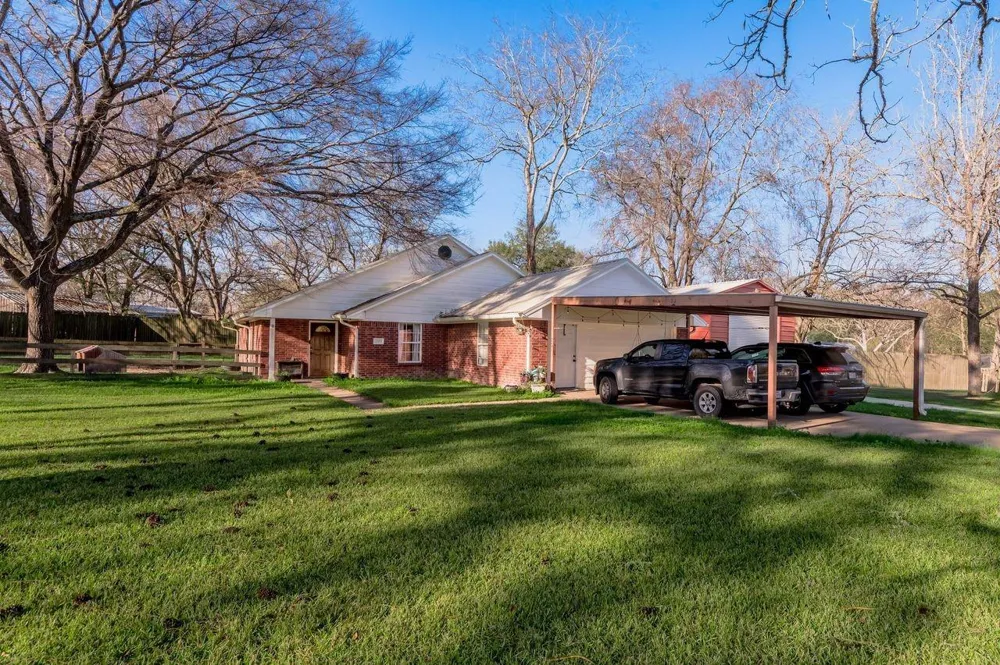 2203 Shannon Drive Huntsville, TX 77320