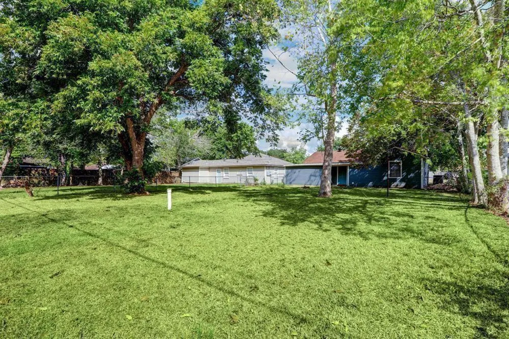 1236 San Felipe Street Angleton, TX 77515