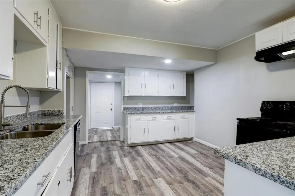 1236 San Felipe Street Angleton, TX 77515