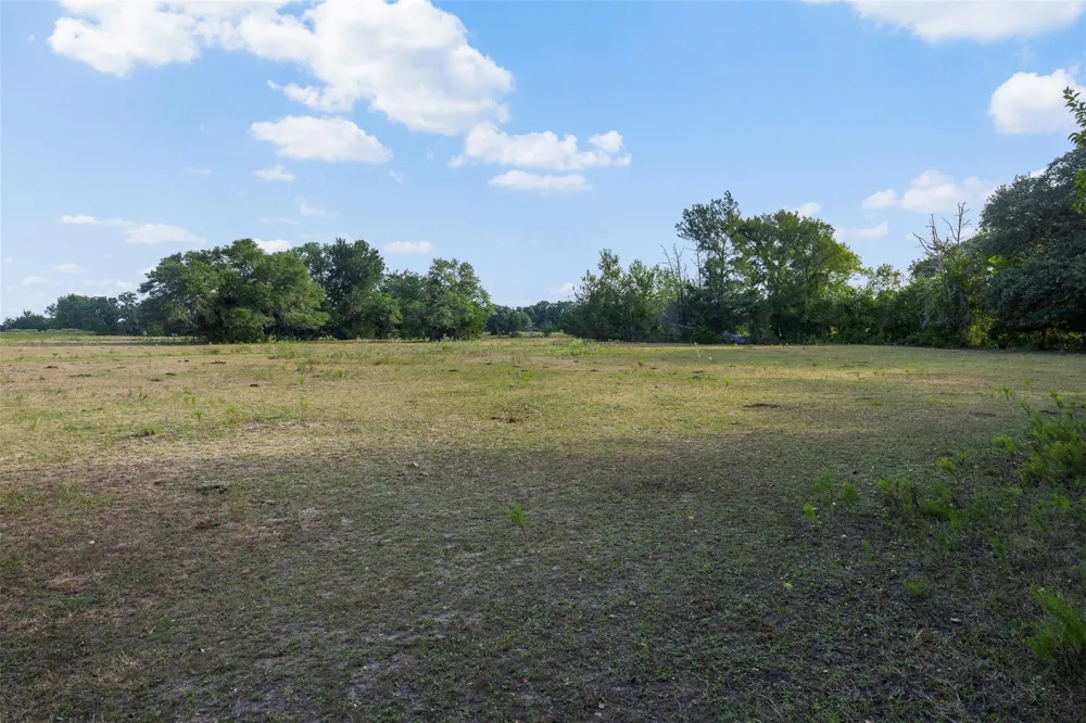 444 Nassau Road Round Top, TX 78954