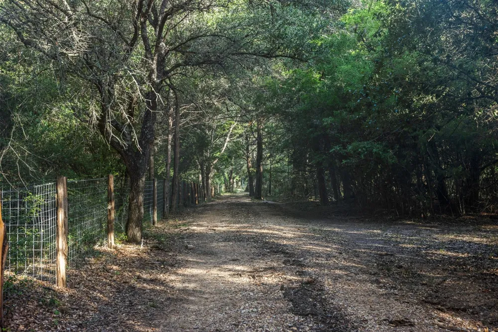 444 Nassau Road Round Top, TX 78954