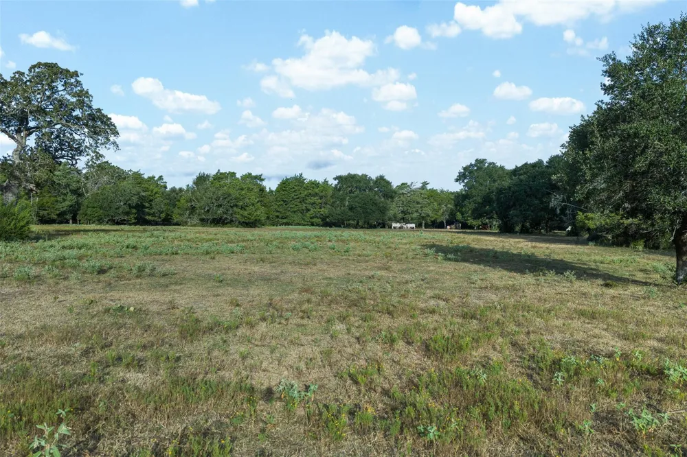 444 Nassau Road Round Top, TX 78954