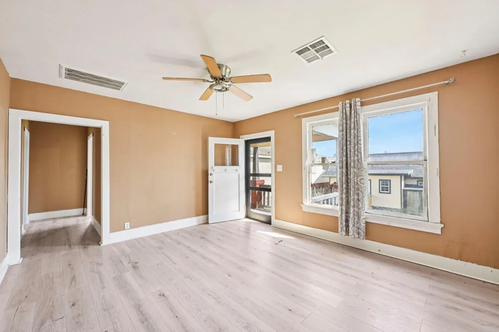 5224 Bernardo De-Galvez Unit B Galveston, TX 77551