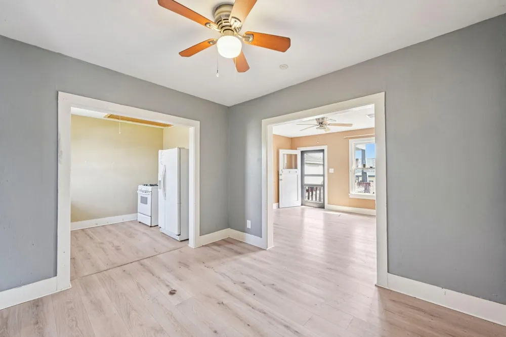 5224 Bernardo De-Galvez Unit B Galveston, TX 77551