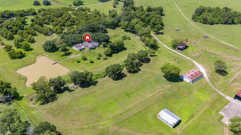 3042 Poskey Road Anahuac, TX 77514