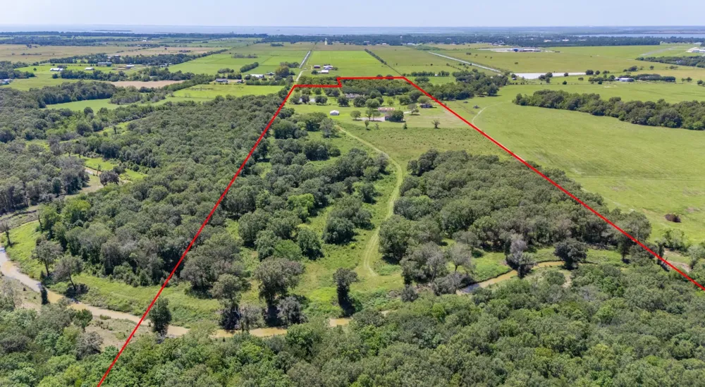 3042 Poskey Road Anahuac, TX 77514