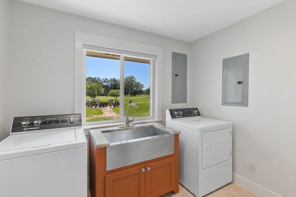 3042 Poskey Road Anahuac, TX 77514