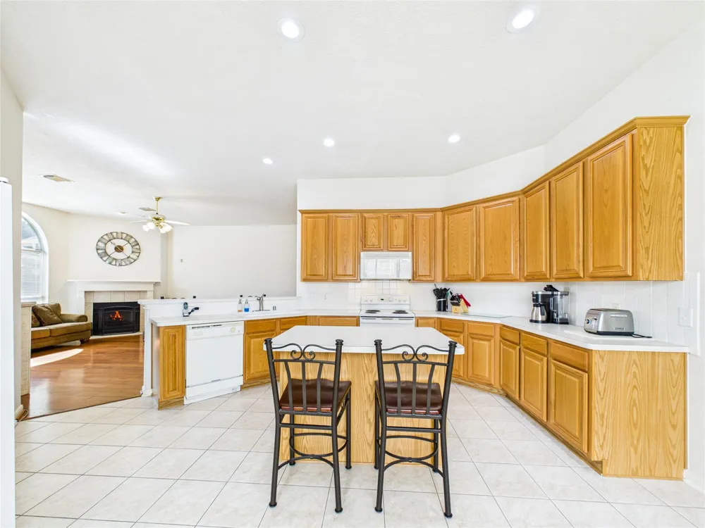 1119 Sussex Trail Pearland, TX 77584