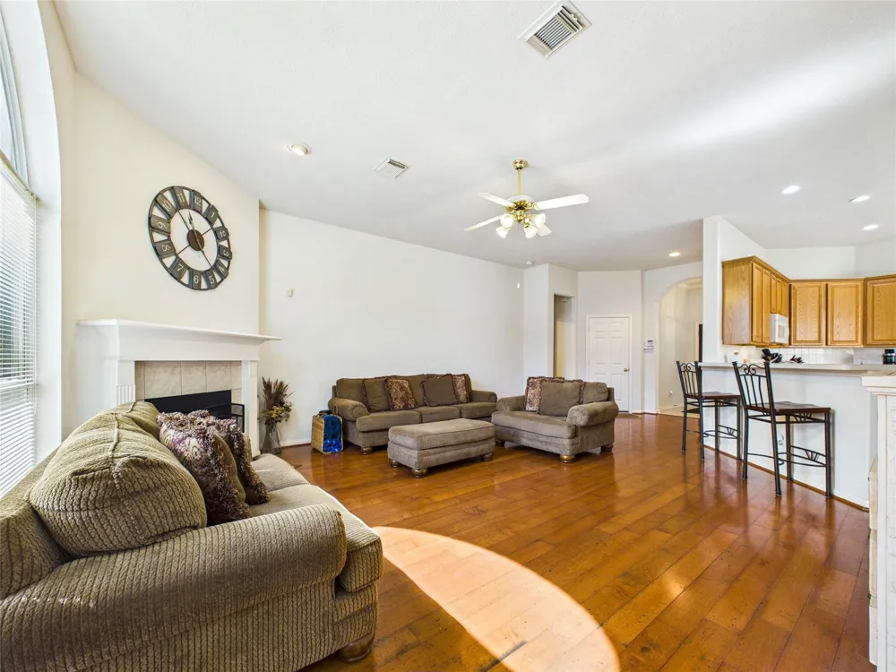 1119 Sussex Trail Pearland, TX 77584