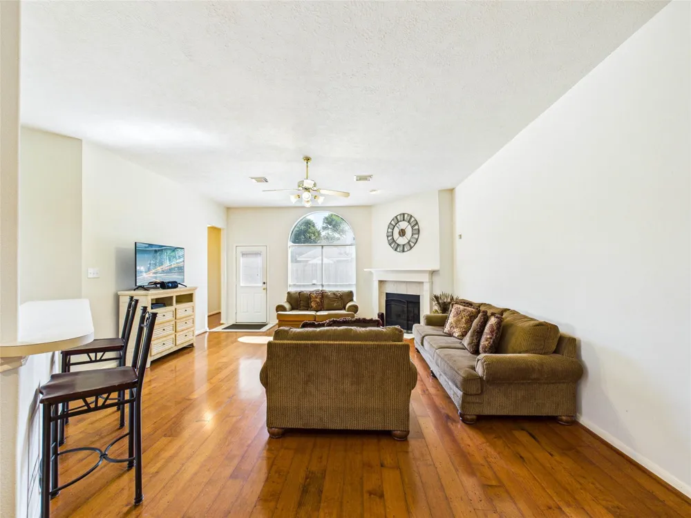 1119 Sussex Trail Pearland, TX 77584