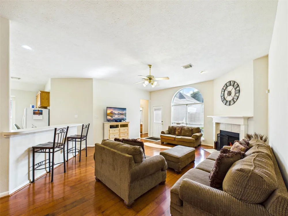 1119 Sussex Trail Pearland, TX 77584