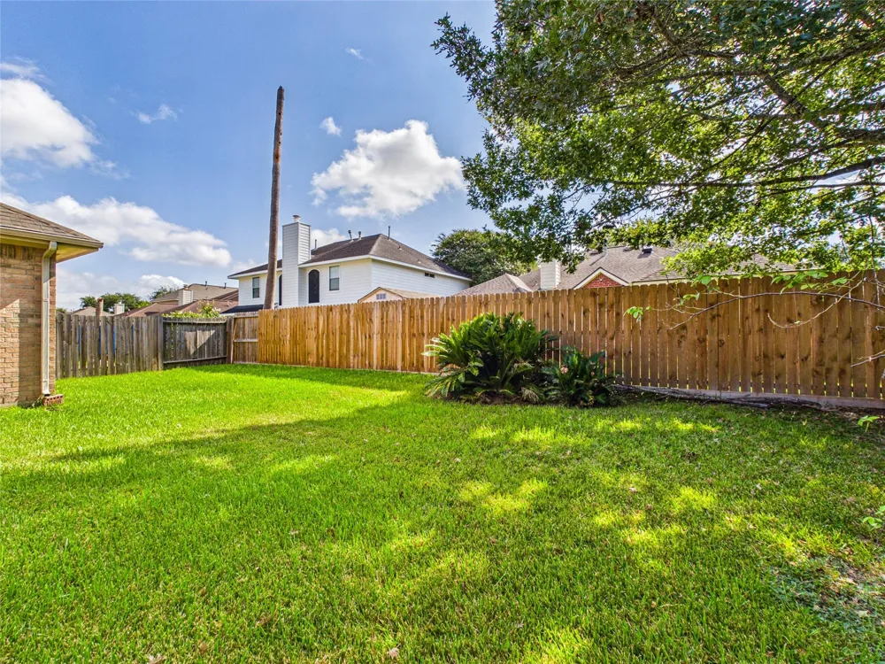1119 Sussex Trail Pearland, TX 77584