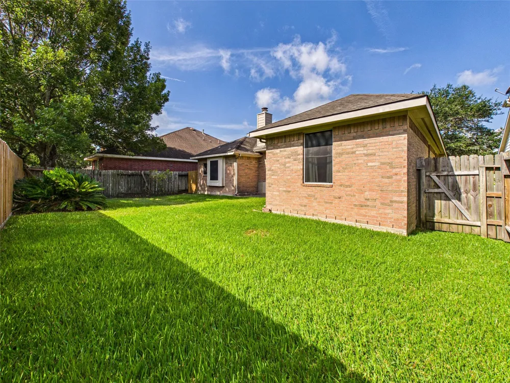 1119 Sussex Trail Pearland, TX 77584