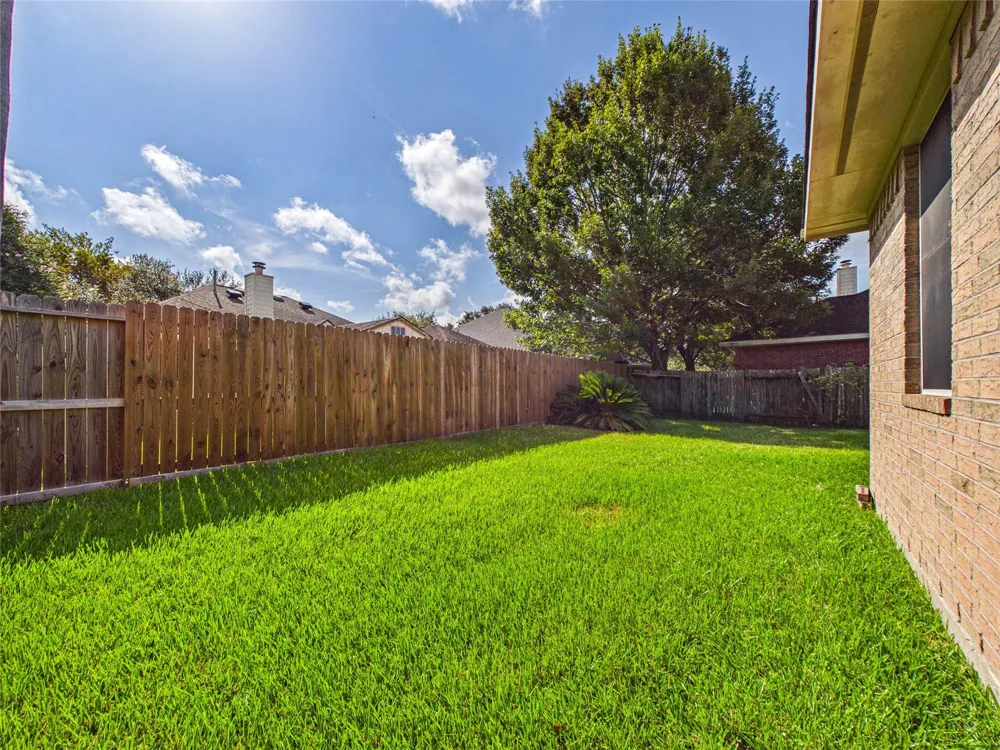 1119 Sussex Trail Pearland, TX 77584