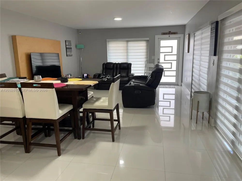 14356 SW 96th Ter Miami, FL 33186
