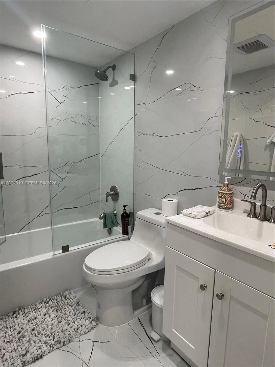 14356 SW 96th Ter Miami, FL 33186