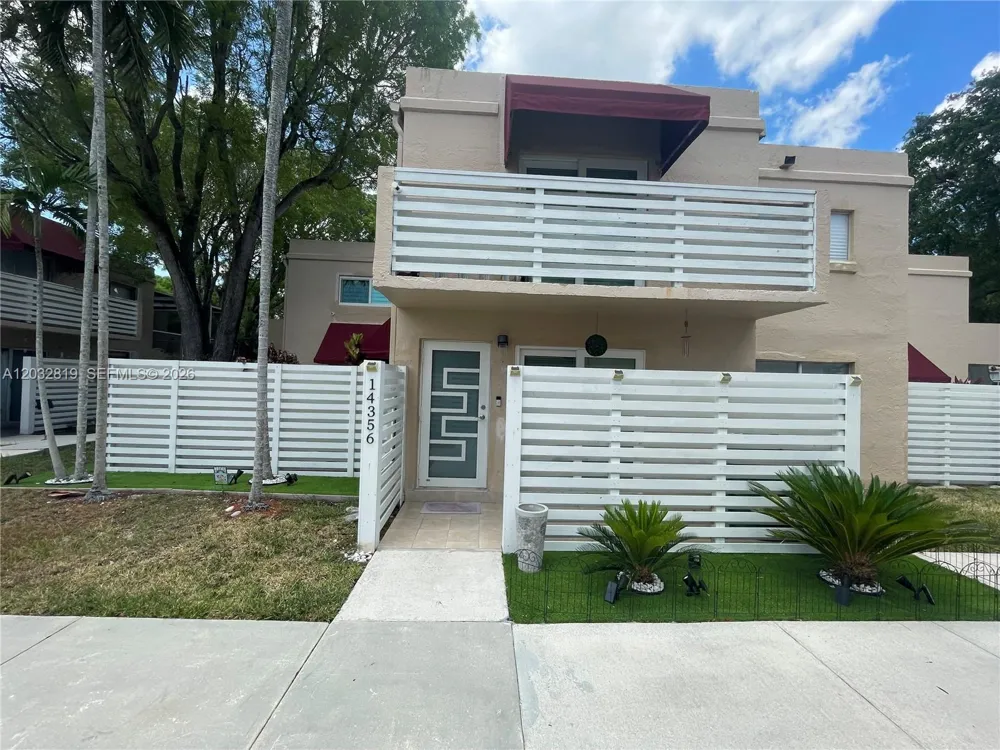 14356 SW 96th Ter Miami, FL 33186