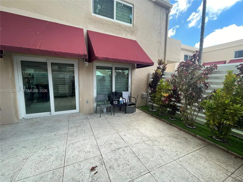 14356 SW 96th Ter Miami, FL 33186