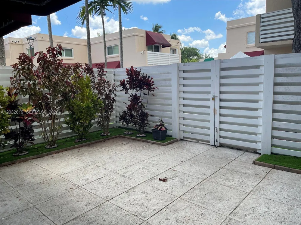 14356 SW 96th Ter Miami, FL 33186