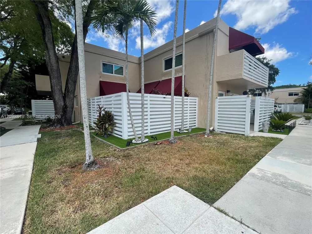 14356 SW 96th Ter Miami, FL 33186