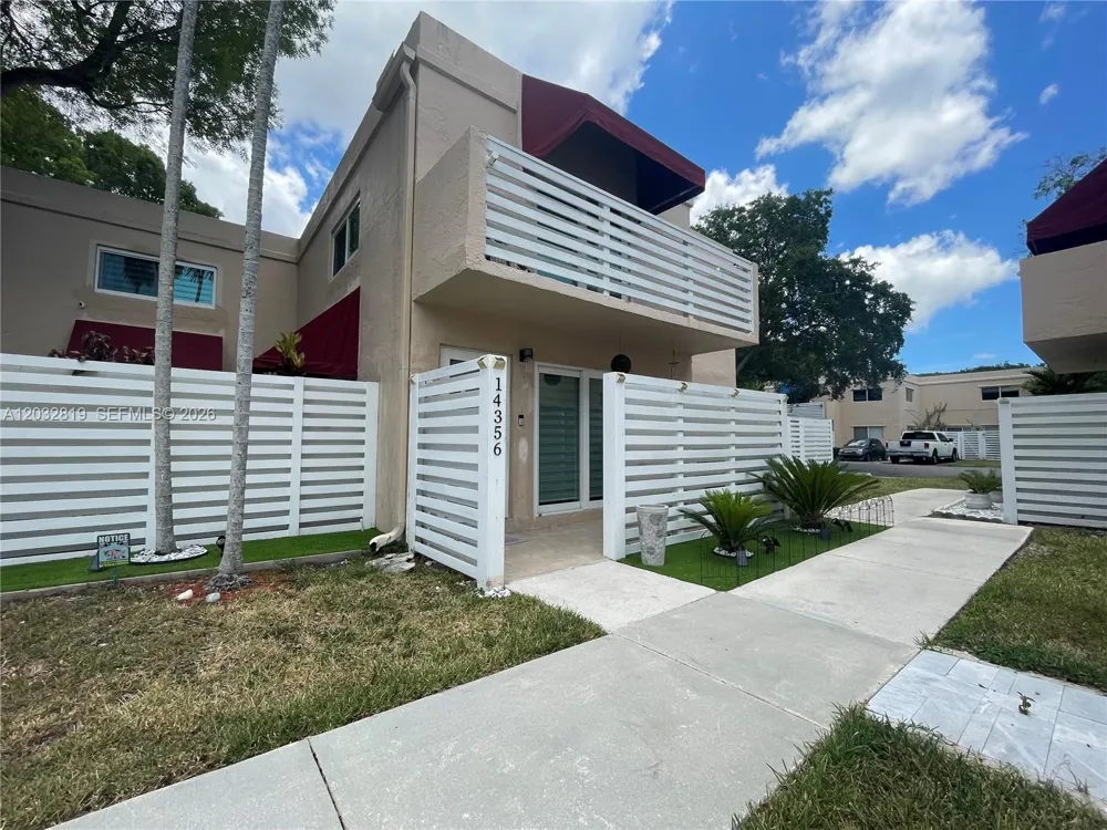 14356 SW 96th Ter Miami, FL 33186