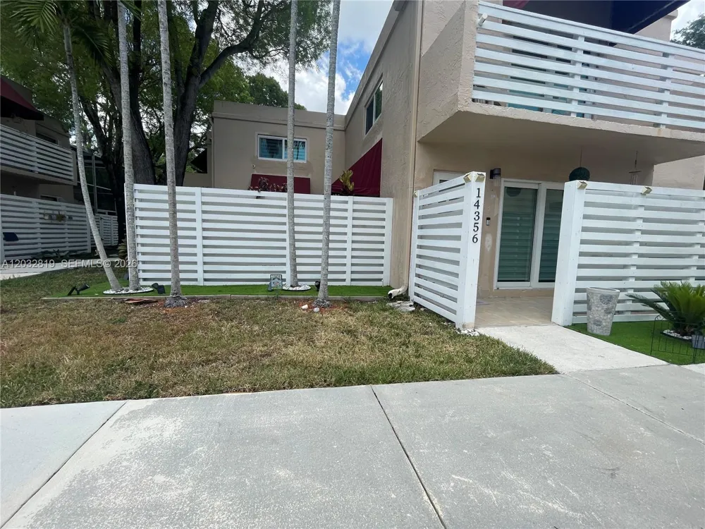 14356 SW 96th Ter Miami, FL 33186