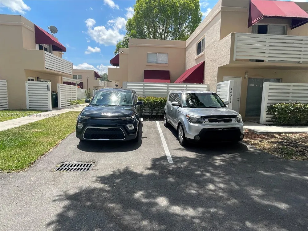 14356 SW 96th Ter Miami, FL 33186