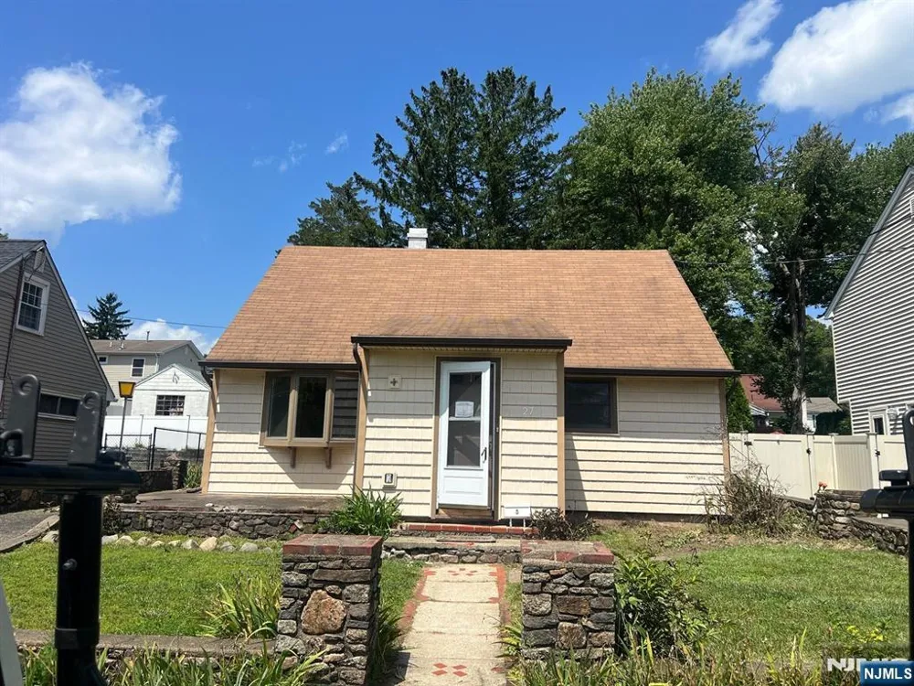 27 Charles Terrace Waldwick, NJ 07463