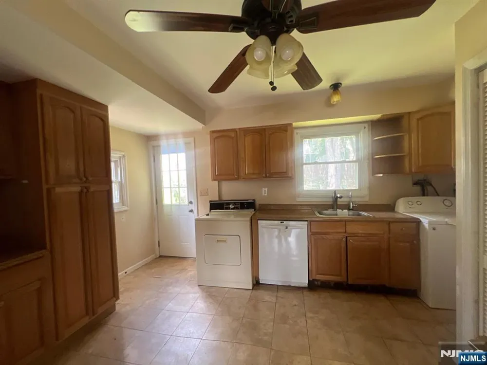 27 Charles Terrace Waldwick, NJ 07463
