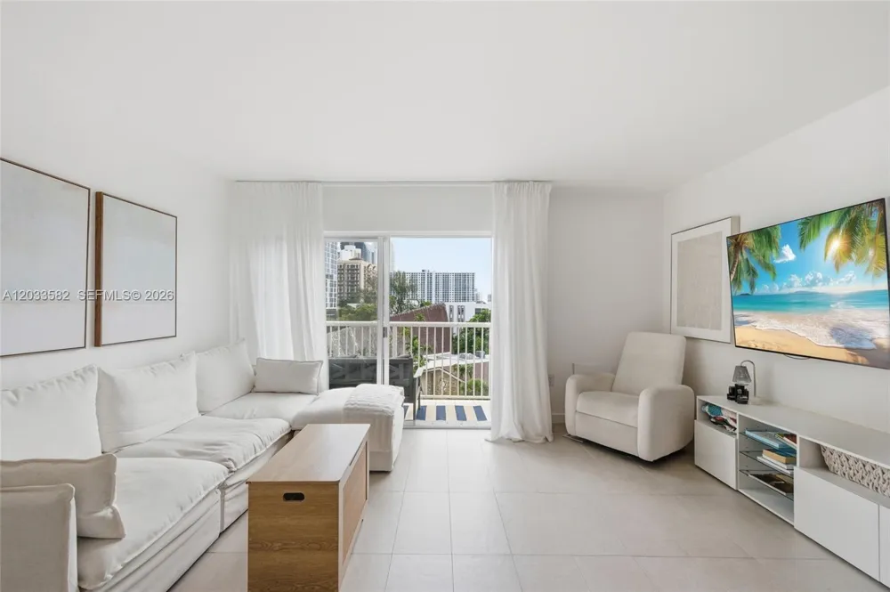17800 Atlantic Blvd #PH3 Sunny Isles Beach, FL 33160
