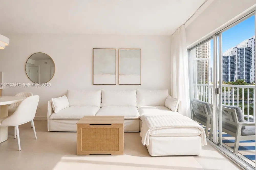 17800 Atlantic Blvd #PH3 Sunny Isles Beach, FL 33160