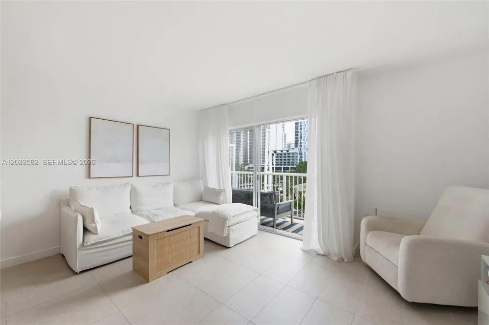 17800 Atlantic Blvd #PH3 Sunny Isles Beach, FL 33160