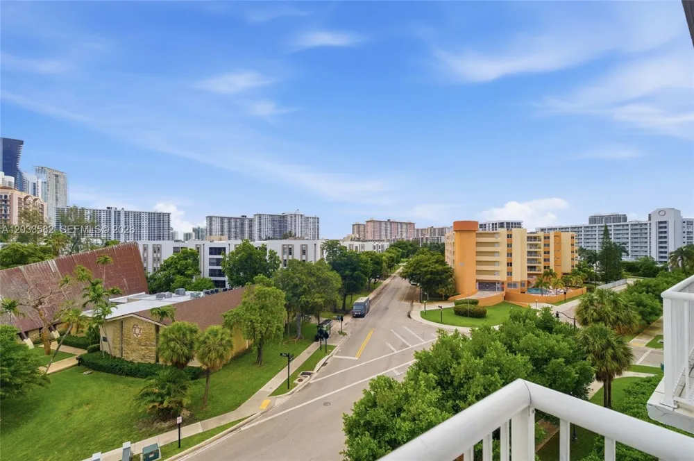 17800 Atlantic Blvd #PH3 Sunny Isles Beach, FL 33160