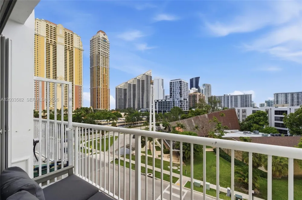 17800 Atlantic Blvd #PH3 Sunny Isles Beach, FL 33160