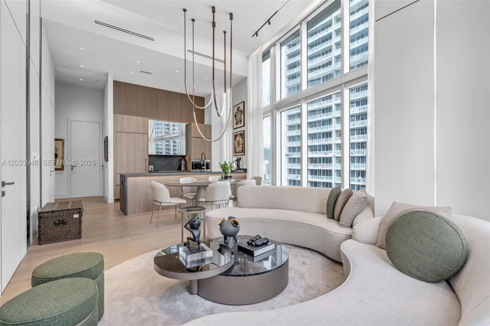 475 Brickell Ave #2215 Miami, FL 33131