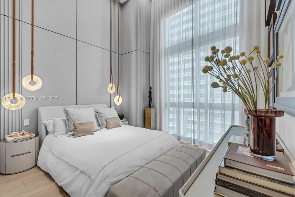 475 Brickell Ave #2215 Miami, FL 33131
