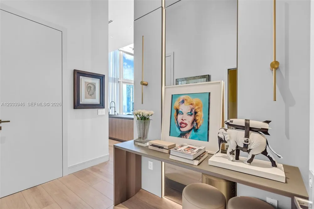 475 Brickell Ave #2215 Miami, FL 33131